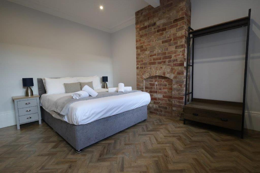 Red Lion Apartments سبلادنج الغرفة الصورة